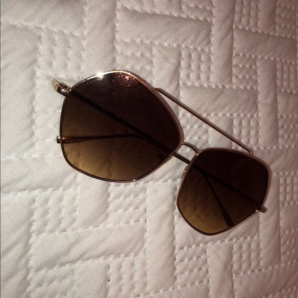 SUNGLASSES - Picture 2 of 2